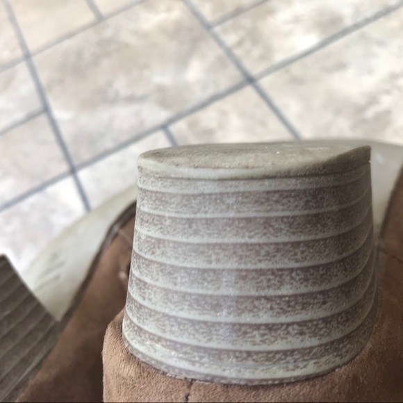 Old Navy Tan Suede-like Low Boots with Bow - Picture 8 of 12